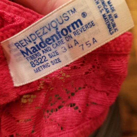 Red Satin and Lace Maidenform Bra - Picture 5 of 6